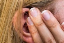 بفقدان السمع